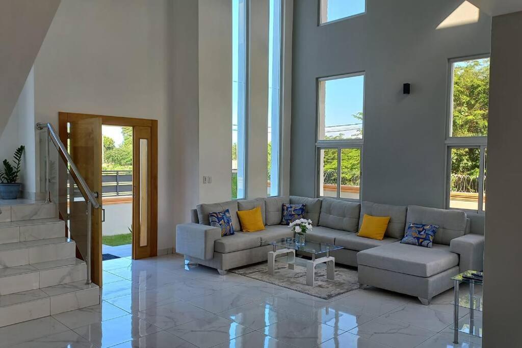5 Star Villa Minutes From Airport And Beaches Sosua Ngoại thất bức ảnh